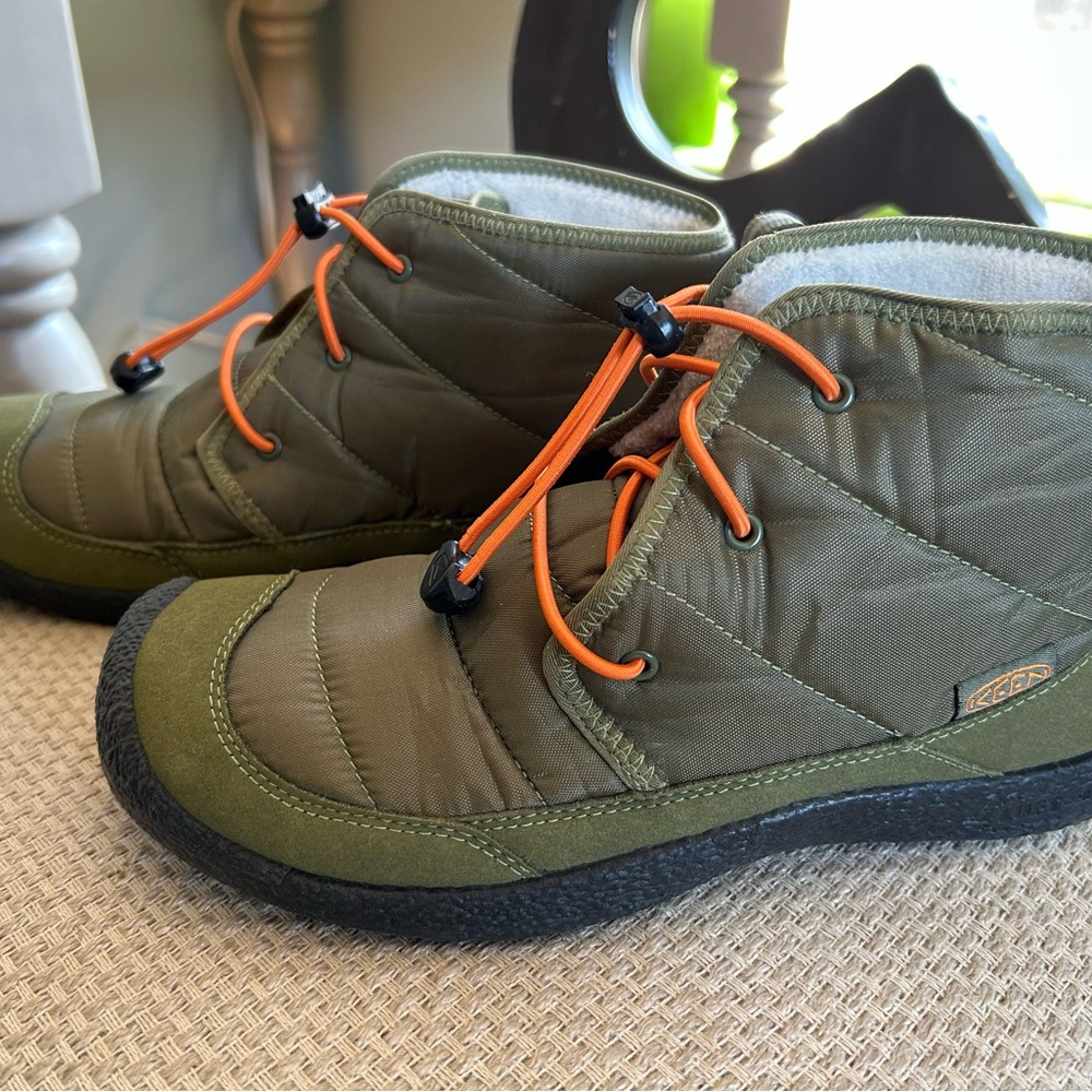 KEEN Kids’ unisex Howser waterproof boot.
